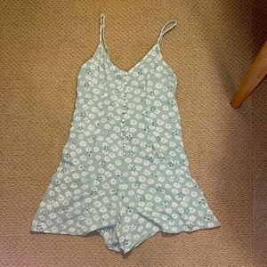 American Eagle floral mint green romper size XS, in excellent condition